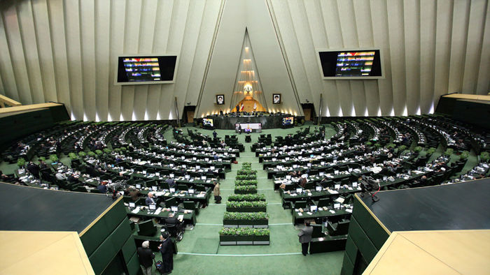 نشست غیرعلنی مجلس برای بررسی لایحه رتبه‌بندی معلمان