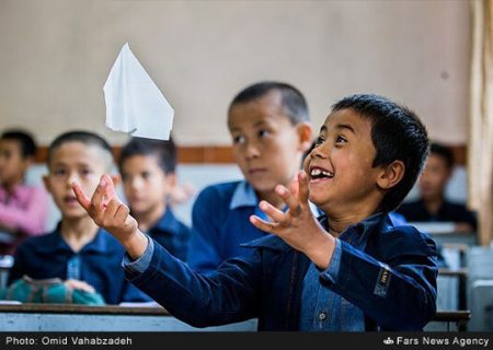 اجازه ندهید دانش‌آموزان افغان از «مهر» جا بمانند