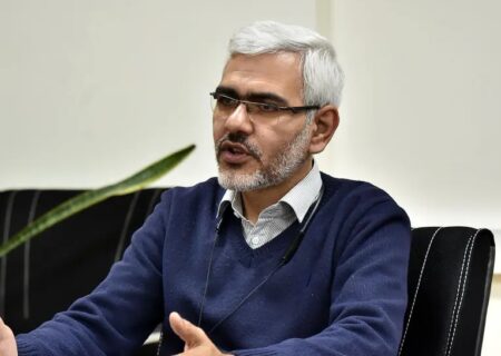 معلم کاروان سالار است؛ خسته شود، کل کاروان در خطر نابودی است