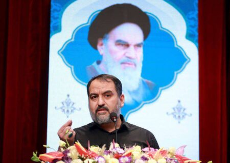 معلم محور اصلی سیاست‌ها و تغییرات آموزشی کشور است/ تحقق تحول بنیادین در آموزش و پرورش نیازمند توجه به حلقه میانی و نهادهای اجتماعی باورمند و اندیشمند است