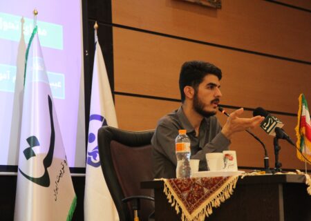 نقش‌آفرینی معلم خبرنگار در منازعه روایت و معنا