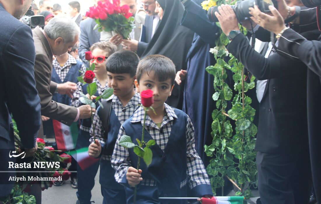 جشن شکوفه ها با حضور وزیر آموزش‌و‌پرورش