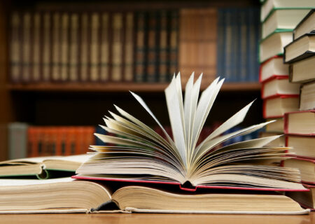 لفظ، خالی از معنا/ تأملی در همه‌چیزدانی، حباب دانش و کتاب‌خوانی