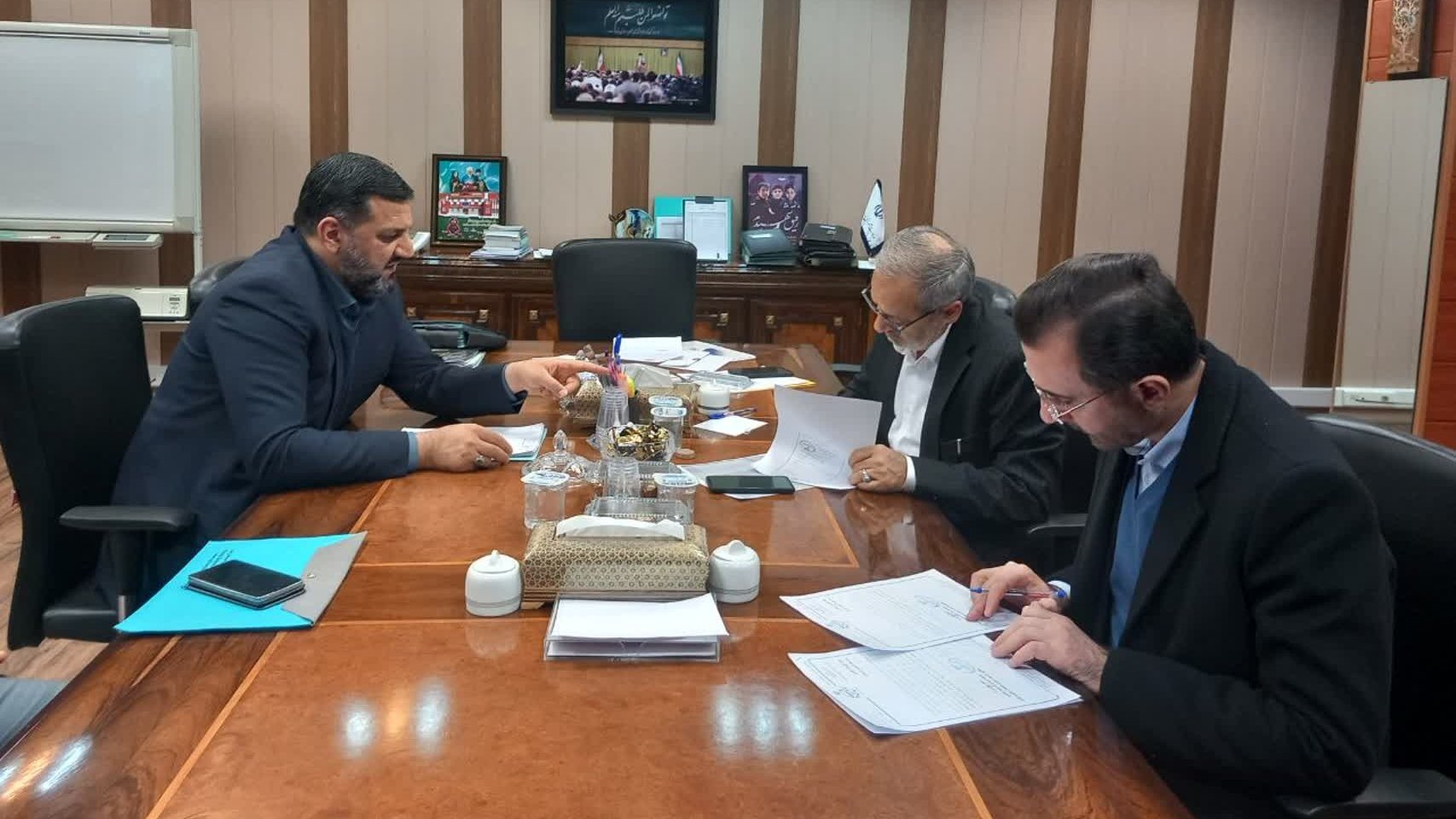 ابهام در روند افزایش سقف سنی پذیرش دانشجومعلم/فشار سیاسی و غیرکارشناسی در سیاست‌های جذب معلم