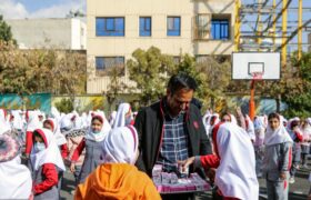 مافیای شیر علیه دانش‌آموزان