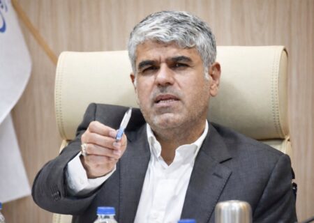 دانشگاه نباید نسخه عقب‌نشینی در شرایط جنگی بدهد