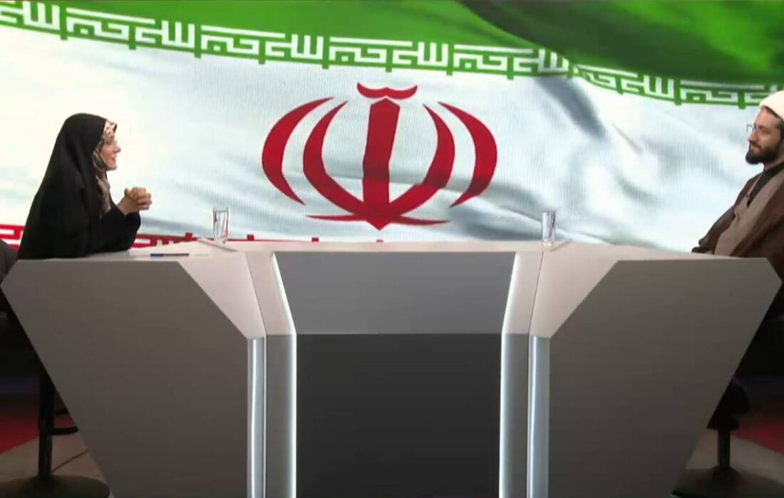 ابراز خوشحالی رهبر شهيد انقلاب از توليد بستههای «از ایرانمان دفاع میکنیم» / معلمی رسالتی پیامبرگونه است