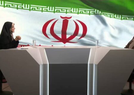 ابراز خوشحالی رهبر شهيد انقلاب از توليد بسته‌های «از ایرانمان دفاع می‌کنیم» / معلمی رسالتی پیامبرگونه است