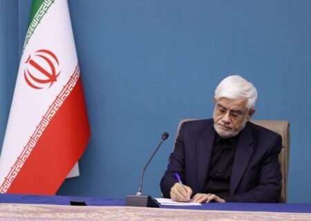 عارف: معلم، فرمانده میدان «امیدآفرینی» در جنگ تحمیلی سوم است