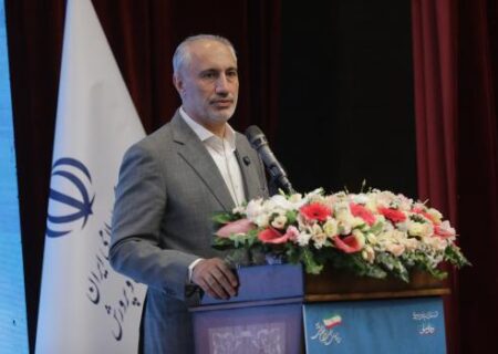مدرسه و معلم باید تصمیم‌ساز باشند/ تخصیص منابع از «یکسان‌سازی» به «عملکردمحوری» می‌رود